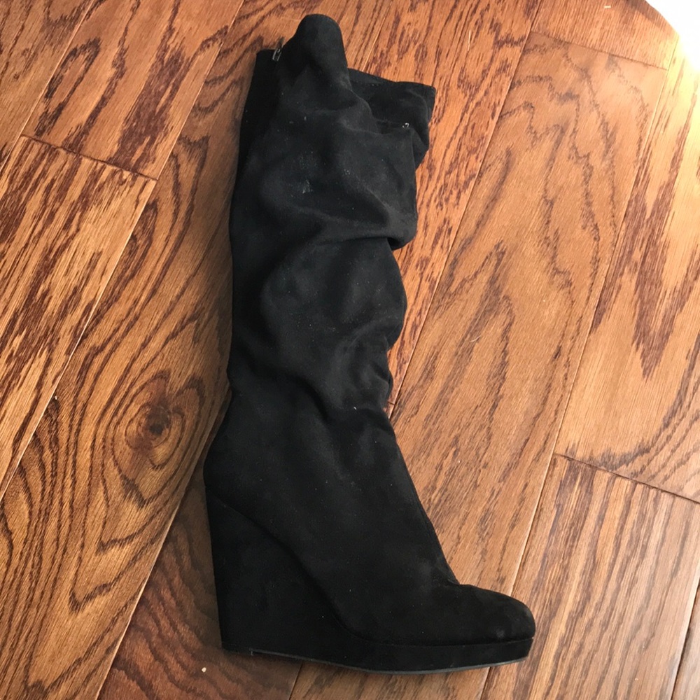 Black tall suede boot